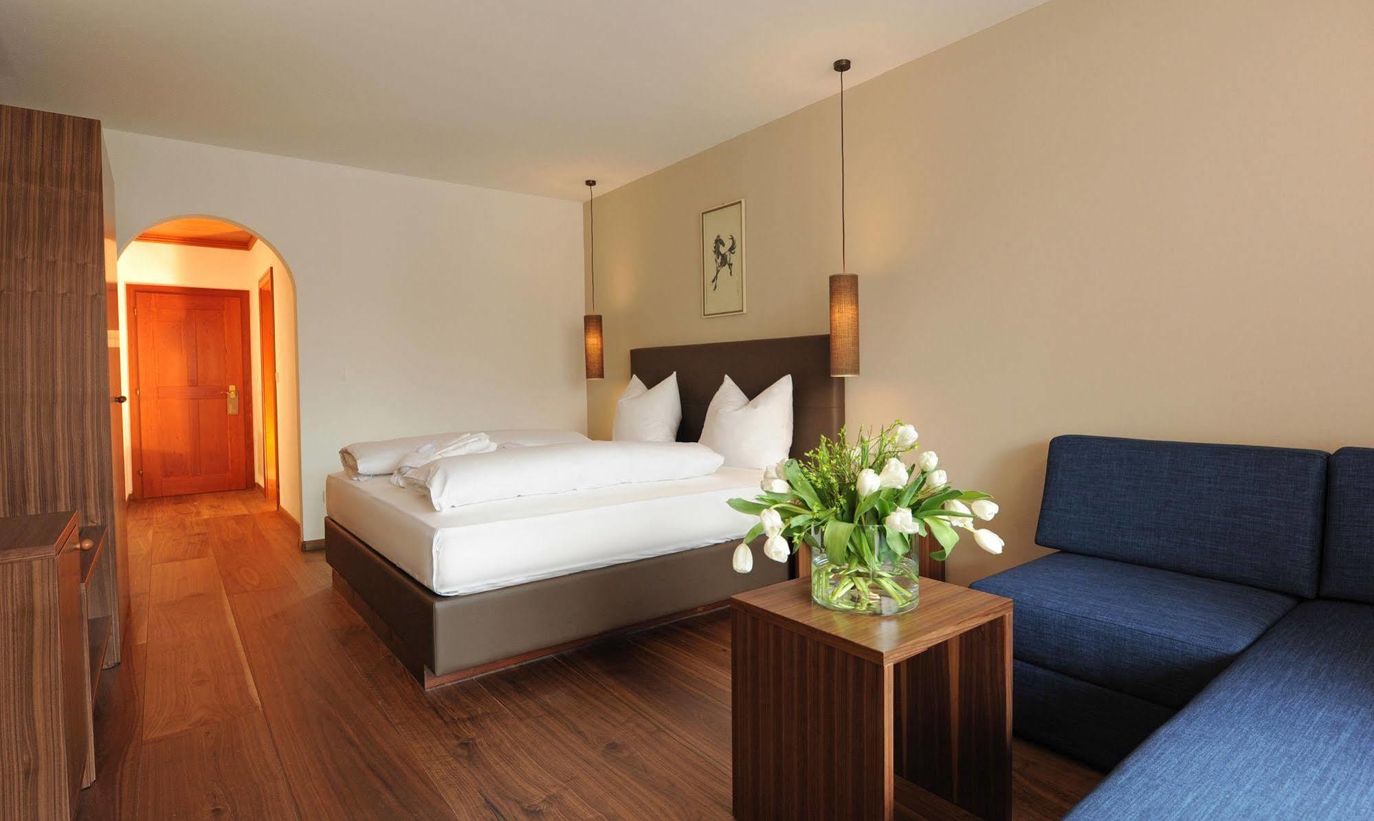 Hotel Vier Jahreszeiten Silandro Extérieur photo